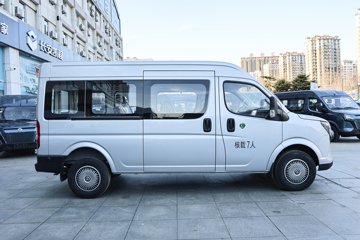 ����ɷ� ����V9+ 2023�� 136���� 2.0T���� 7�� �Զ�ǰ�� �����ж� ���ͼƬ