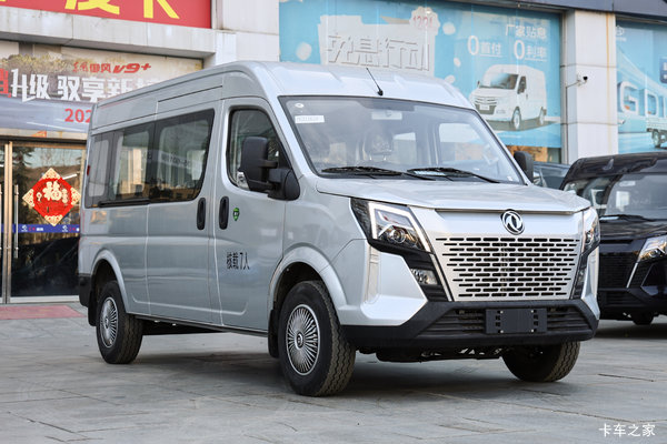 东风股份 御风V9+ 2023款 136马力 2.0T柴油 7座 自动前驱 中轴中顶 轻客