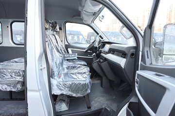 ����ɷ� ����V9+ 2023�� 136���� 2.0T���� 7�� �Զ�ǰ�� �����ж� ���ͼƬ