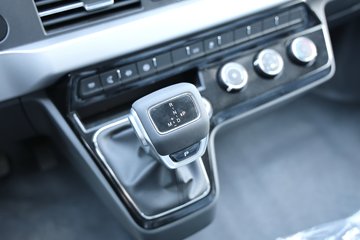 ����ɷ� ����V9+ 2023�� 136���� 2.0T���� 7�� �Զ�ǰ�� �����ж� ���ͼƬ