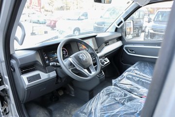 ����ɷ� ����V9+ 2023�� 136���� 2.0T���� 7�� �Զ�ǰ�� �����ж� ���ͼƬ