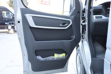 ����ɷ� ����V9+ 2023�� 136���� 2.0T���� 7�� �Զ�ǰ�� �����ж� ���ͼƬ