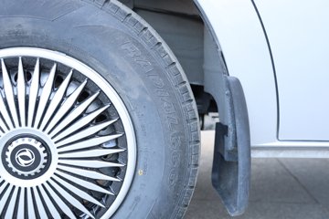 ����ɷ� ����V9+ 2023�� 136���� 2.0T���� 7�� �Զ�ǰ�� �����ж� ���ͼƬ