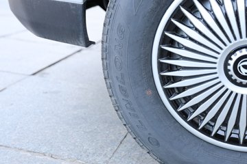 ����ɷ� ����V9+ 2023�� 136���� 2.0T���� 7�� �Զ�ǰ�� �����ж� ���ͼƬ