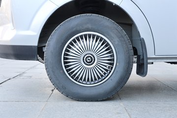 ����ɷ� ����V9+ 2023�� 136���� 2.0T���� 7�� �Զ�ǰ�� �����ж� ���ͼƬ