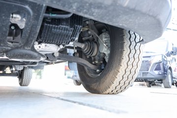 ����ɷ� ����V9+ 2023�� 136���� 2.0T���� 7�� �Զ�ǰ�� �����ж� ���ͼƬ