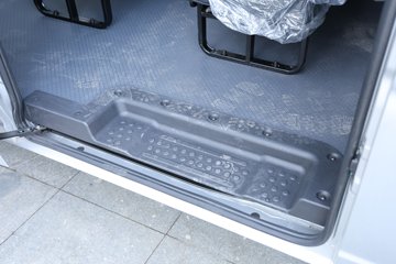 ����ɷ� ����V9+ 2023�� 136���� 2.0T���� 7�� �Զ�ǰ�� �����ж� ���ͼƬ