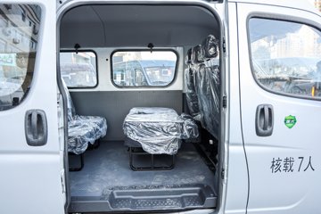 ����ɷ� ����V9+ 2023�� 136���� 2.0T���� 7�� �Զ�ǰ�� �����ж� ���ͼƬ