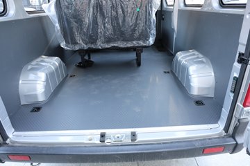 ����ɷ� ����V9+ 2023�� 136���� 2.0T���� 7�� �Զ�ǰ�� �����ж� ���ͼƬ