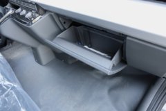 东风股份 御风V9+ 2023款 136马力 2.0T柴油 6座 手动前驱 短轴低顶 轻客