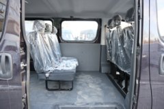 东风股份 御风V9+ 2023款 136马力 2.0T柴油 6座 手动前驱 短轴低顶 轻客