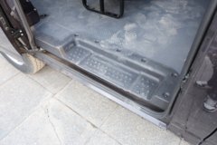 东风股份 御风V9+ 2023款 136马力 2.0T柴油 6座 手动前驱 短轴低顶 轻客