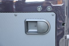 东风股份 御风V9+ 2023款 136马力 2.0T柴油 6座 手动前驱 短轴低顶 轻客