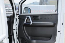 EV90 电动载货车驾驶室图片