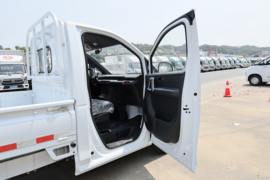 EV90 电动载货车驾驶室图片