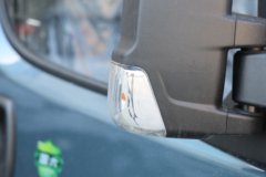 东风股份御风V9+ 2.0T柴油 143马力 3座手动 长轴高顶封闭货车