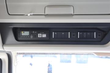 �ൺ��� ӥ; ����� 580���� 6X4 LNG�Զ���ǣ����(Һ��)ͼƬ