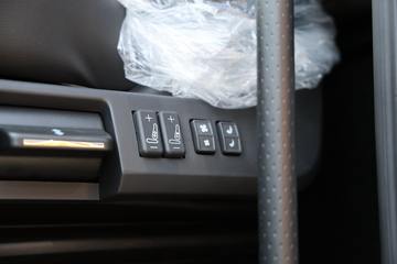 �ൺ��� ӥ; ����� 580���� 6X4 LNG�Զ���ǣ����(Һ��)ͼƬ