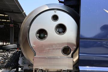 �ൺ��� ӥ; ����� 580���� 6X4 LNG�Զ���ǣ����(Һ��)ͼƬ