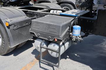 �ൺ��� ӥ; ����� 580���� 6X4 LNG�Զ���ǣ����(Һ��)ͼƬ