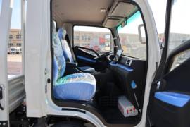 领跑EV3&nbsp;电动载货车驾驶室图片