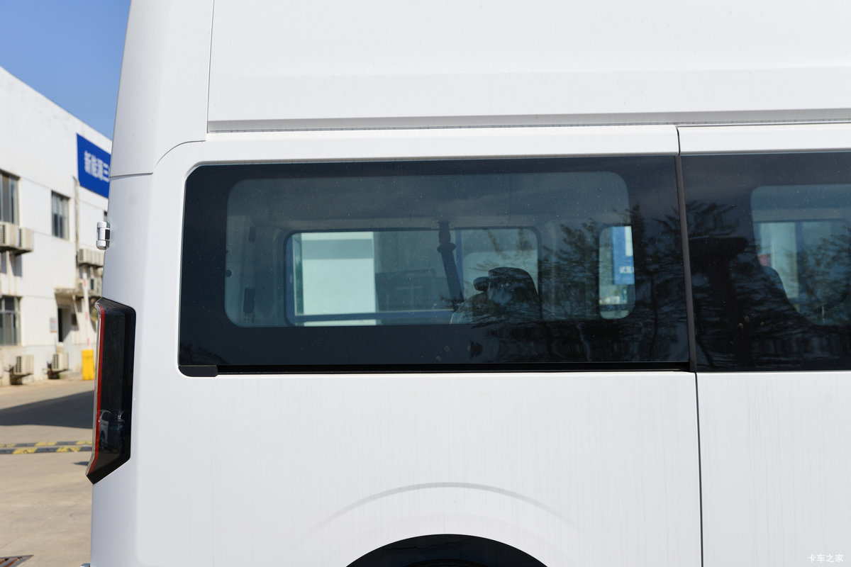 【图】远程 超级VAN 2024款 驭程版 纯电动中轴高顶轻客 宁德时代83kWh_实拍图片_4026299_卡车之家