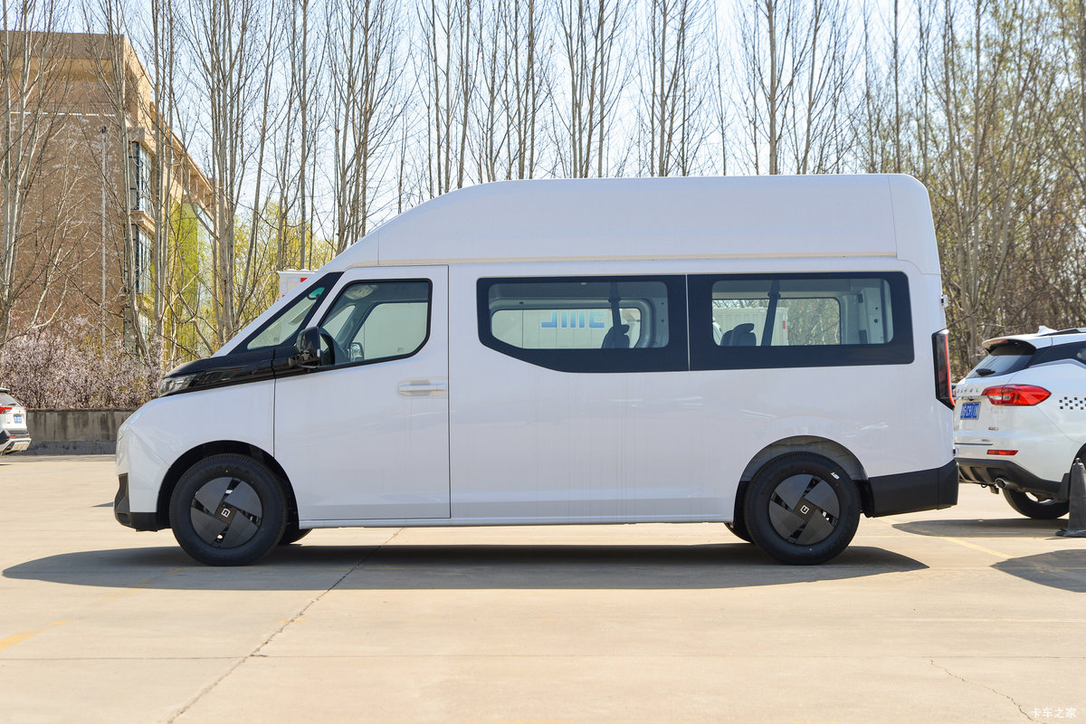 【图】远程 超级VAN 2024款 驭程版 纯电动中轴高顶轻客 宁德时代83kWh_实拍图片_4026321_卡车之家