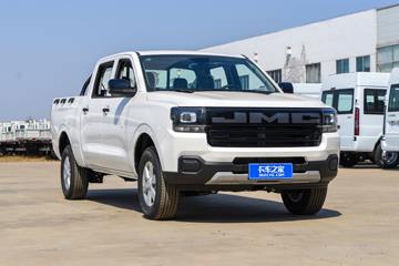 江铃 宝典 2025款 2.5T柴油 160马力 手动两驱 长轴平底箱双排皮卡