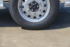江铃汽车 E福顺 2025款 盲窗版 5.185米纯电动中轴低顶封闭货车53.58kWh