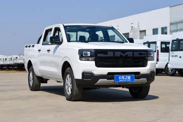 江铃 宝典 2025款 2.5T柴油 160马力 自动两驱 长轴平底箱双排皮卡