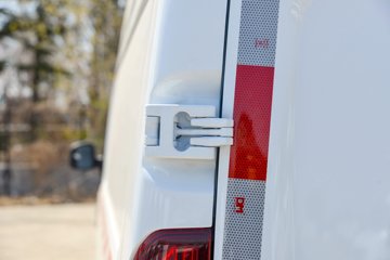 �������� E��˳ 2025�� ä���� 5.185�״��綯�����ж���ջ���53.58kWhͼƬ