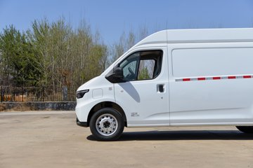 �������� E��˳ 2025�� ä���� 5.185�״��綯�����ж���ջ���53.58kWhͼƬ