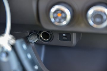 �������� E��˳ 2025�� ä���� 5.185�״��綯�����ж���ջ���53.58kWhͼƬ