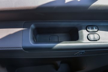 �������� E��˳ 2025�� ä���� 5.185�״��綯�����ж���ջ���53.58kWhͼƬ