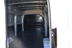 江铃汽车 E福顺 2025款 盲窗版 5.185米纯电动中轴中顶封闭货车53.58kWh