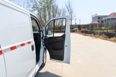 江铃 E福顺 2025款 盲窗版 4.885米纯电动短轴低顶封闭货车41.86kWh