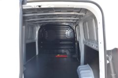 江铃 E福顺 2025款 盲窗版 4.885米纯电动短轴低顶封闭货车41.86kWh