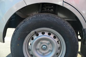 ������Խ��X1 1.2L���� 91���� 4X2 5�� �ֶ� 2.55�� ˫�� ����΢��ͼƬ