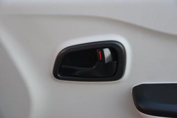 ������Խ��D3 ������ 1.6L���� 122���� ����5�� 3.3�׵�������΢��ͼƬ