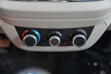 ������Խ��D3 ������ 1.6L���� 122���� ����5�� 3.3�׵�������΢��ͼƬ