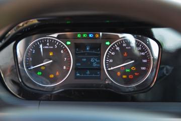 ������Խ��D3 ������ 1.6L���� 122���� ����5�� 3.3�׵�������΢��ͼƬ