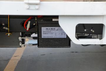 ������Խ��D3 ������ 1.6L���� 122���� ����5�� 3.3�׵�������΢��ͼƬ