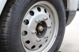 福运&nbsp;电动封闭厢货底盘图片