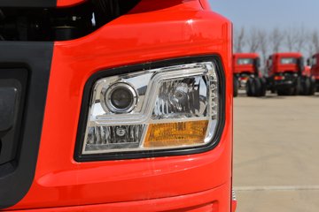 ��������Q300Max 8.5L���� 400���� 4X2 ��ʿ��12�� ǣ����ͼƬ