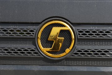 ��������Q300Max 8.5L���� 400���� 4X2 ��ʿ��12�� ǣ����ͼƬ