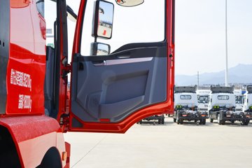 ��������Q300Max 8.5L���� 400���� 4X2 ��ʿ��12�� ǣ����ͼƬ