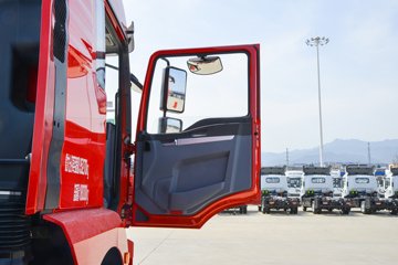 ��������Q300Max 8.5L���� 400���� 4X2 ��ʿ��12�� ǣ����ͼƬ