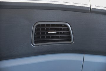 ��������Q300Max 8.5L���� 400���� 4X2 ��ʿ��12�� ǣ����ͼƬ