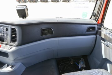 ��������Q300Max 8.5L���� 400���� 4X2 ��ʿ��12�� ǣ����ͼƬ