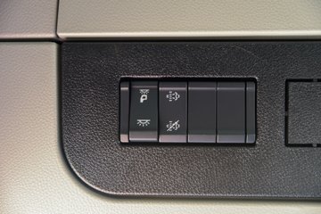 ��������Q300Max 8.5L���� 400���� 4X2 ��ʿ��12�� ǣ����ͼƬ